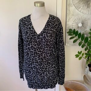 NWT $110 Michael Kors cotton blend lace printed V-neck sweater size L
